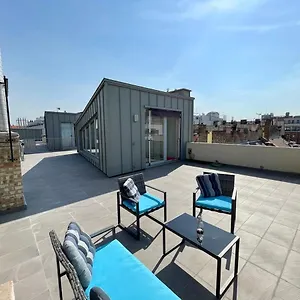  Apartment Penthouse W Private Rooftop And Free Parking Hungary